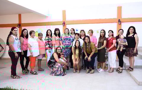 25092016 SERá MAMá.  Jacqueline Navarrete en el baby shower que le organizaron Nora Rodríguez y Victoria Jáuregui.