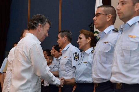 El mandatario destacó la labor de los militares en el logro de la paz en Colombia.