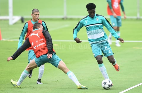 El delantero Djaniny Tavares no ha sido regular en el torneo.