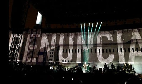 Durante la canción Mother en las pantallas apareció el mensaje "Renuncia ya", frase que hace unos días se utilizó como etiqueta en Twitter y en una manifestación para pedir la renuncia del presidente de México Enrique Peña Nieto.