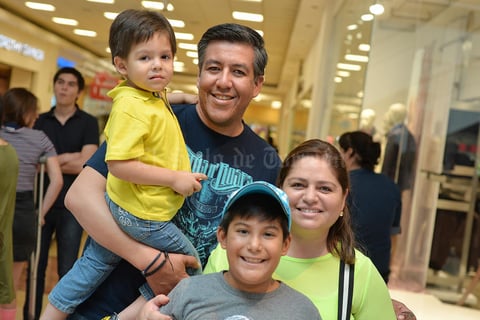 30092016 Lucero, Gilberto, Matías y Ximena.