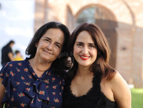 Lourdes con su hija, Daniela