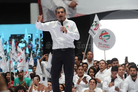 Se reunió con militantes priistas de la región.