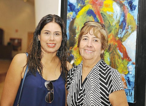 05102016 Karla Sánchez y Bertha R. de Sánchez.