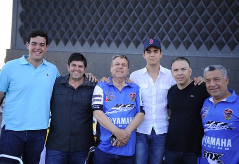 06102016 EN UNA PREMIACIóN.  José, Christian, Raúl, Andrés, Alfonso y Enrique.