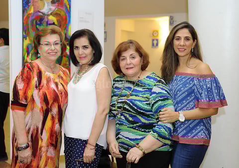 06102016 EN UNA EXPO.  Olivia, Guadalupe, Tere y Mary Tere.