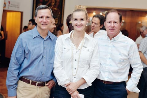 07102016 Jesús Raúl y Nancy.
