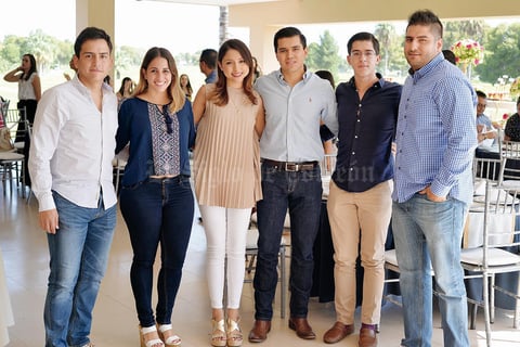 08102016 RECIENTE EVENTO.  César, Karla, Laura, Rodolfo, Abraham y Gerardo.