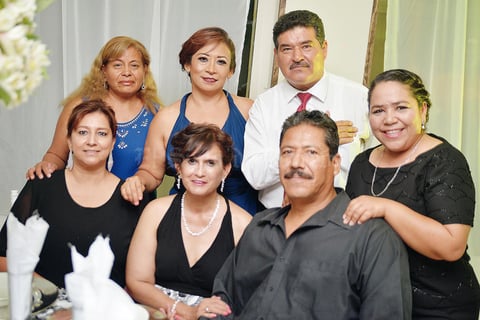 09102016 FESTEJAN ANIVERSARIO DE EGRESADOS.  María Teresa, Irma Yolanda, Rafael, Victoria, Oralia, Patricia y Francisco.