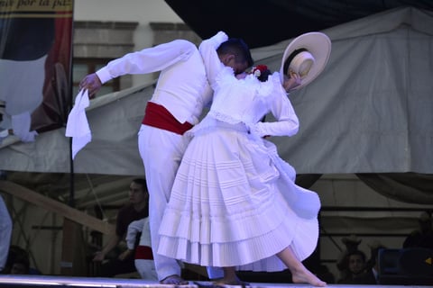 Mientras la fiesta de clausura llega, los más de 120 niños y jóvenes se encargaron de cerrar con broche de oro las galas.