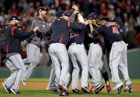 Cleveland barrió en tres juegos a los Medias Rojas.