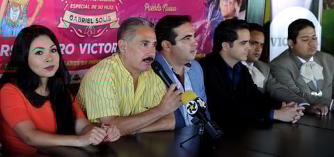 Contará con la participación de su hijo Gabriel Solís encabezando el elenco compuesto por José Julián y la duranguense Barbara Amador, acompañados por el mariachi Pueblo Nuevo.