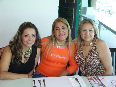 17102016 Diana, Elizabeth y Yesenia.