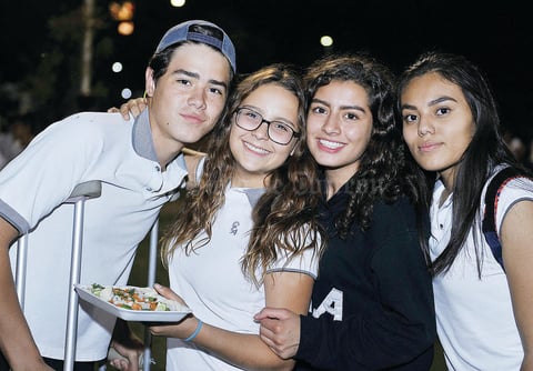 16102016 Emiliano, Susy, Sofía y Alondra.
