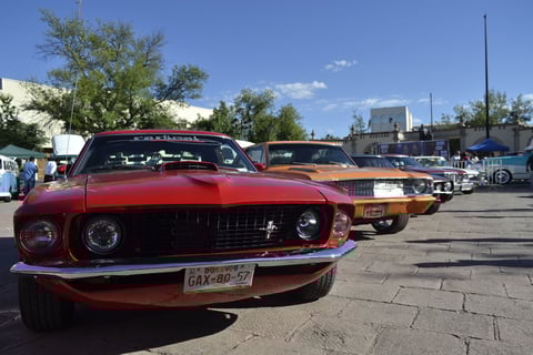 Vintage Cars, exhibición 2016, es un evento preámbulo a la Carrera Panamericana que llegará el jueves.