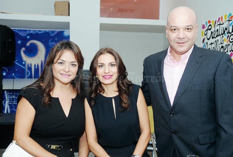 19102016 EN RECIENTE EVENTO.  Wendy, Lorena y Javier.