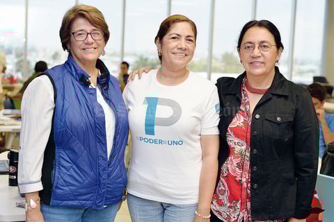 22102016 EVENTO ESCOLAR.  Nora Leticia, Silvia y Ana Olga.