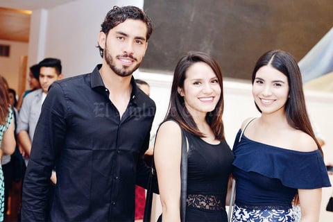 22102016 EN CAMERATA.  Joel, María y Ana Sofía.