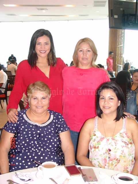 22102016 CELEBRAN.  Cynthia, Daniela, Aracely y Pao.