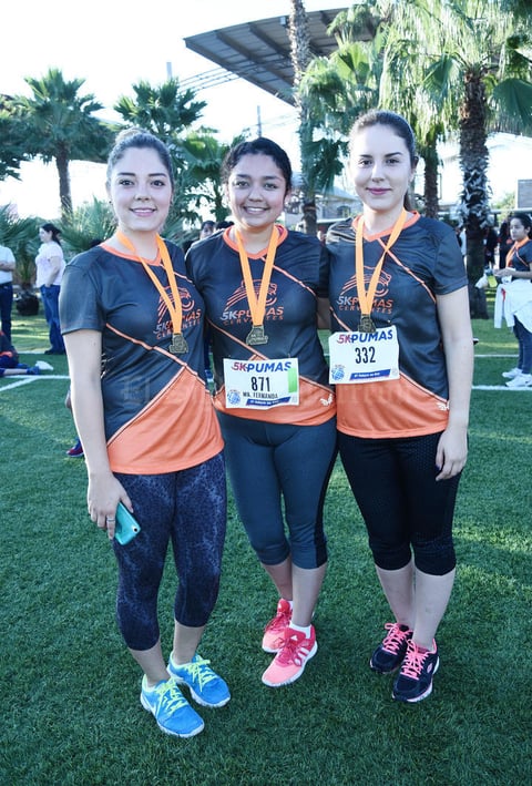 24102016 Lily, Mafer y Daniela.