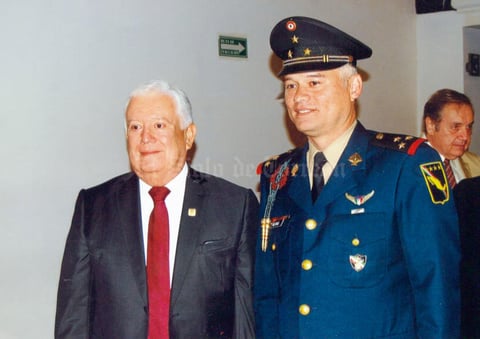 23102016 Jesús G. Sotomayor Garza y Coronel de Infantería DEM Francisco Javier Olivas García.