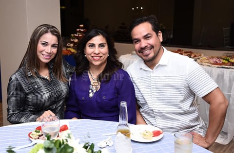 23102016 Vanessa Zamora González, Karina Plascencia García y Ángel Adrián Soto Polendo.