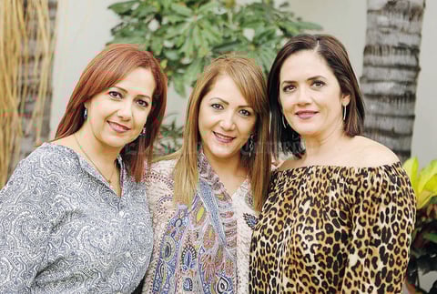 23102016 AMIGAS.  Claudia, Alicia y Yadira.