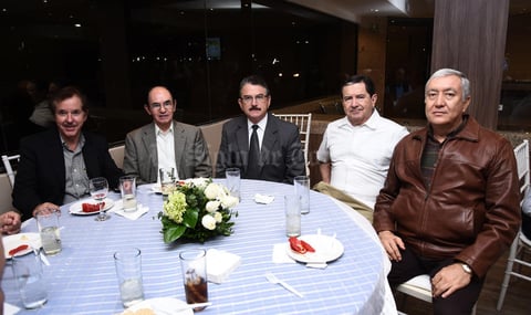 23102016 Óscar Sada, Roberto Madero, Alejandro Campos, Eugenio Morales y Javier de la Peña.
