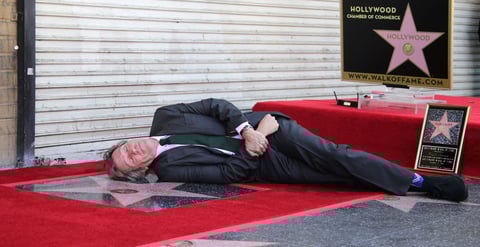 El actor mostró su estilo de humor durante el reconocimiento.