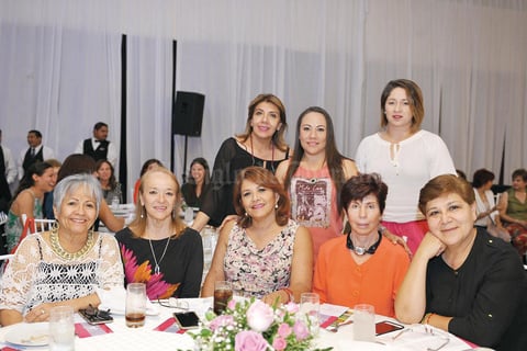 26102016 Elsa Laura León, Daniela Quezada, Karla Alvarado, Patricia Grado, Io Camil, Nicte Ruiz, Nancy Jalife y Bertha de Guerrero.