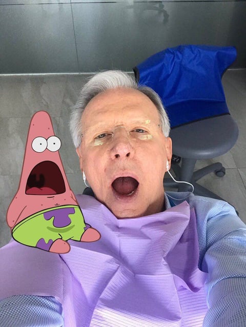 “De regreso con el Dr. Kably. Siempre me deja con la boca abierta. #dentista”, posteó en la selfie. Ante su gesto, los usuarios no dudaron en mofarse de él y echaron a volar su imaginación.