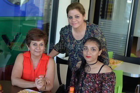 28102016 Alejandro, Hernanda y Alma.