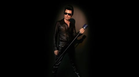 Matthew Bellamy de Muse como Elvis Presley por Halloween.