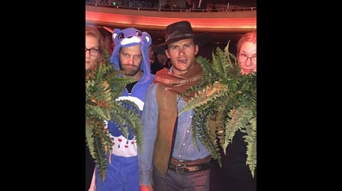 Scott Eastwood se lució caracterizado de su padre.