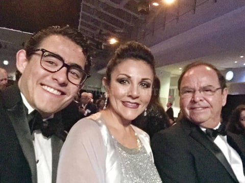 30102016 Lic. Roberto Bernal Lee, Ing. Alma Lee de Bernal y Dr. Roberto Bernal Gómez.