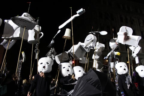 Considerado por sus organizadores como la mayor celebración pública de Halloween en el mundo, el desfile de Nueva York congregó a miles de participantes.