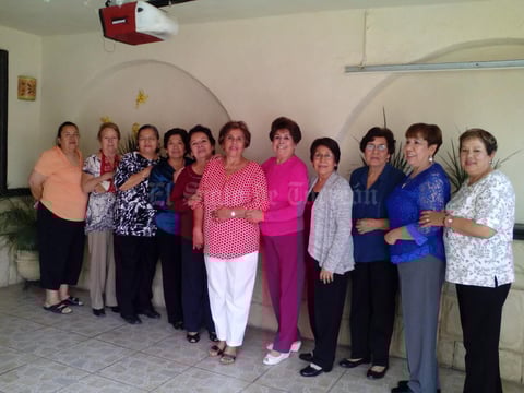 01112016 CAMBIO DE RESIDENCIA.  Despedida para Chayito Valdez por su cambio de residencia a Las Vegas. En la imagen, la acompañan Ana Frausto y varias amigas.