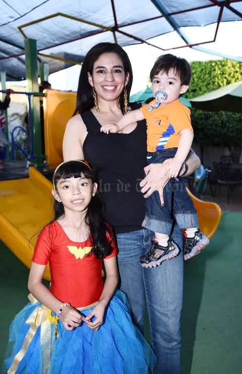 01112016 Penélope Carrera, Jorge y Elizabeth.