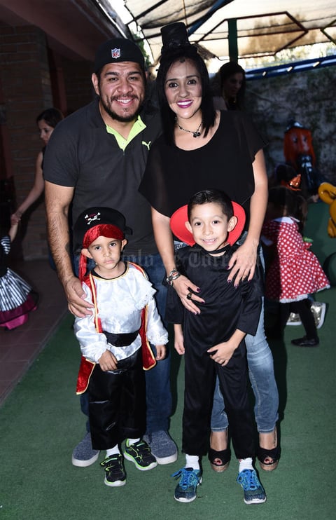 01112016 Carlos, Claudia, Maty y Santi.