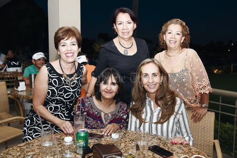 06112016 EN EL CLUB.  Lupita, Martha, Joss, Mayela y Carmen.