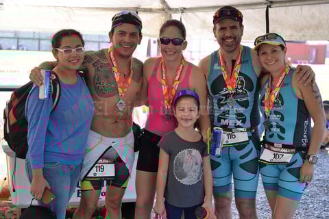 06112016 EN TRIATLóN.  Andrea, Rorro, Aracely, Luis, Andrea y Bety.