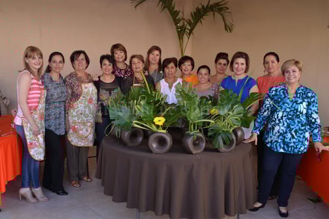 06112016 JARDINERAS.  Damas del Club de Jardinería Gardenia.
