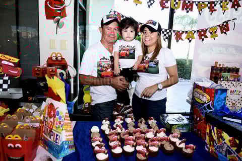 06112016 UN CUMPLE FELIZ.  Axel Karin Sánchez Quiñones en la fiesta que le organizaron sus papás, Óscar y Elizabeth Sánchez, por su cumpleaños.
