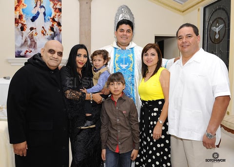 06112016 Presentación de tres años de José Gerardo Dovalina Abularach acompañado por sus padres, Jesus Gerardo Dovalina Romero y Juana Abularach Nevárez, siendo sus padrinos, Mario Villarreal y Cynthia Rodríguez. - Erick Sotomayor Fotografía