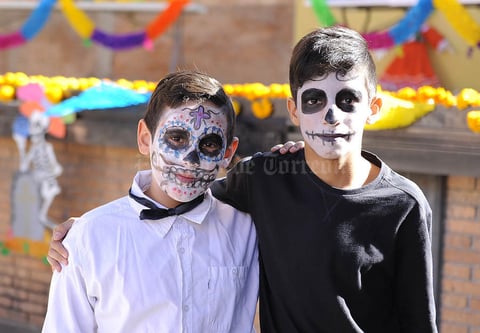 08112016 DíA DE MUERTOS.  Santiago y Max.