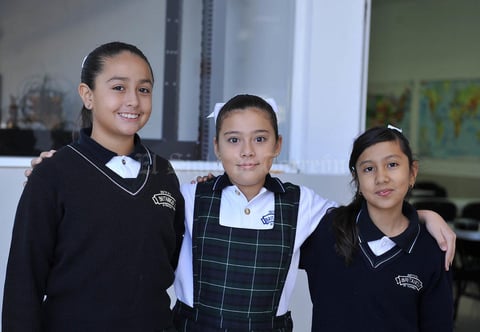 08112016 Victoria, Danna y Aurora.