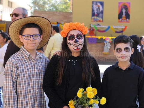 09112016 COMPAñEROS.  Erick, Dulce y Luis Manuel.