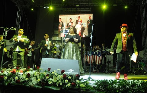 La segunda parte del show de igual manera dejó sin habla al respetable.