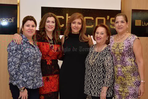 Marisol, Jose, Susy, Tita y Consue