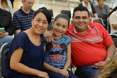 12112016 Perla, Alessandra y Oswaldo.